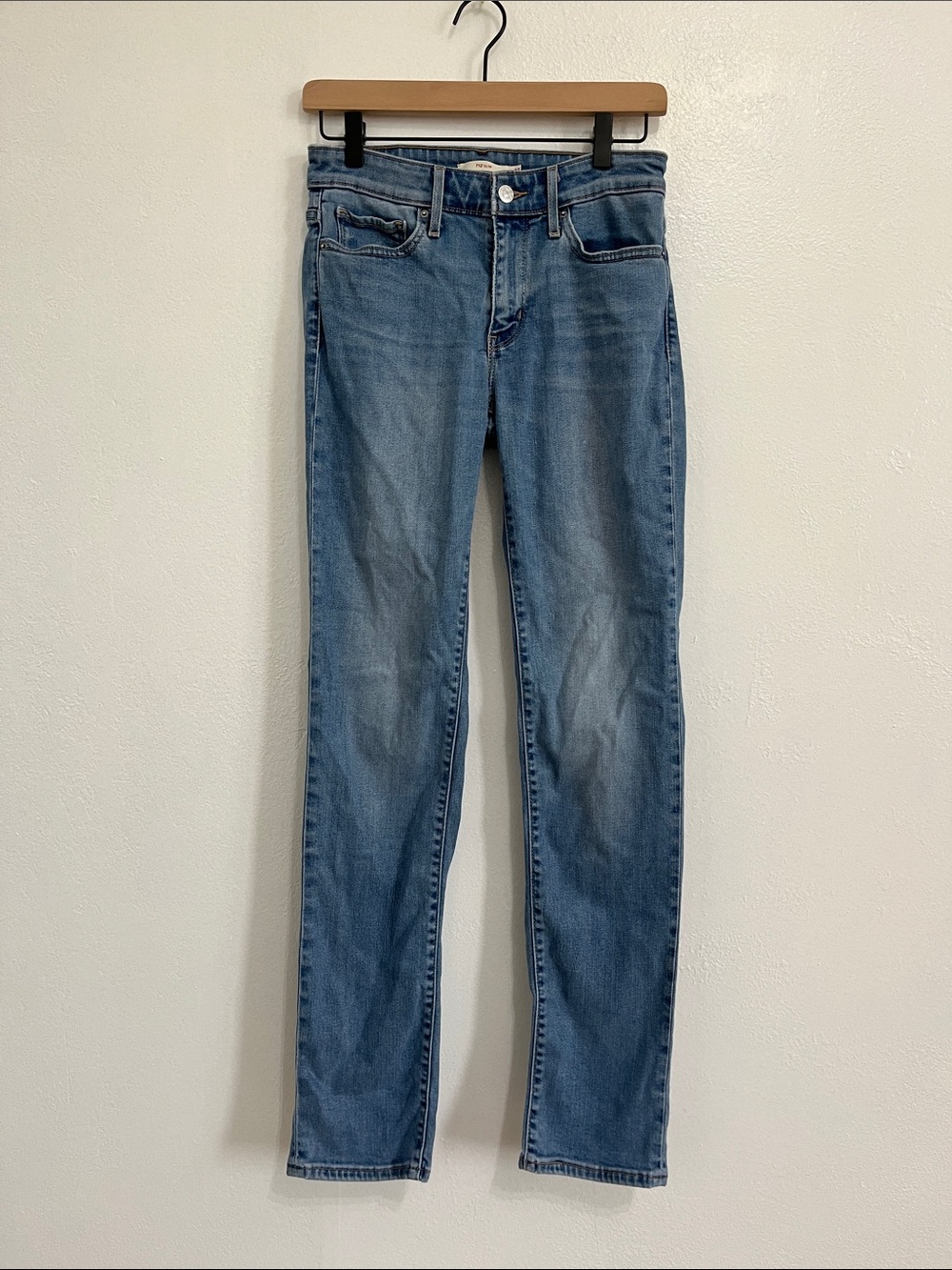Levi's 712 Classic Women's Blue Jean Size 27